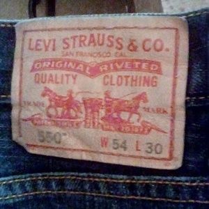 Levis 550 relaxed fit jeans